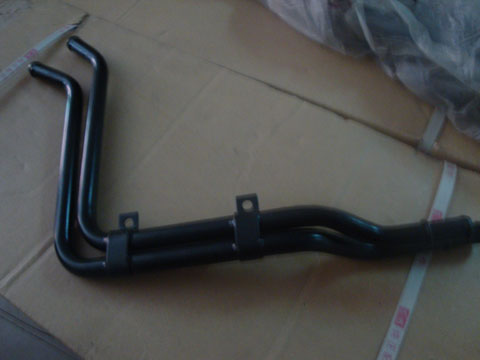 The connecting pipe assembly